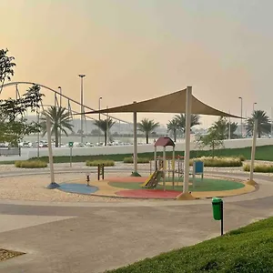بيت للعطل Yas & Ferrari World 1br Waterfront Gym, أبو ظبي